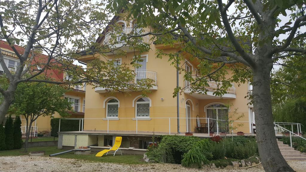 Rozsa Villa Balatonfured Exterior photo